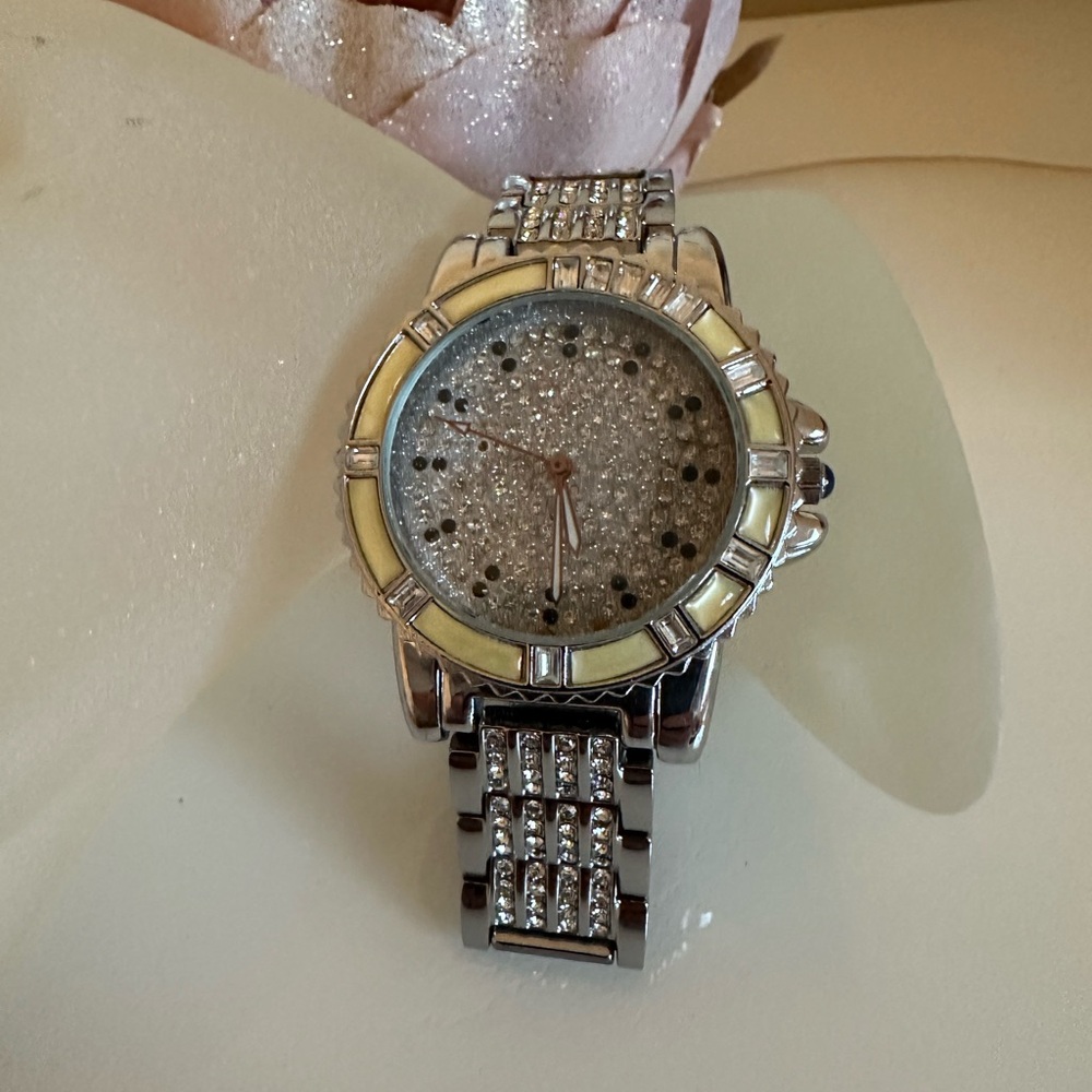 Crystal fashion watch